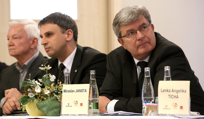 Konference-Budějovice-předsedající